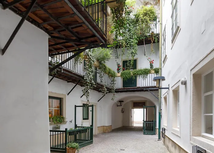 Appartement Hideaways - Boutique With Secret Courtyard Access Wenen